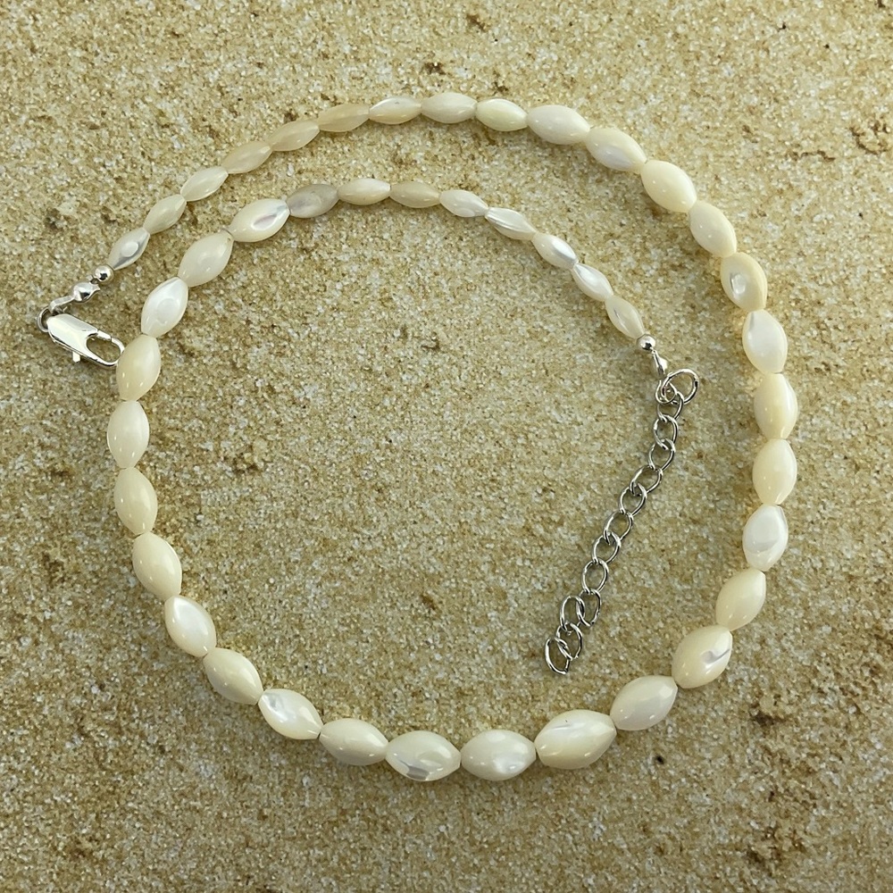 Mother of Pearl Choker Necklace, Handmade, Graduated Oval Beads, 16" Long - Picture 10 of 12